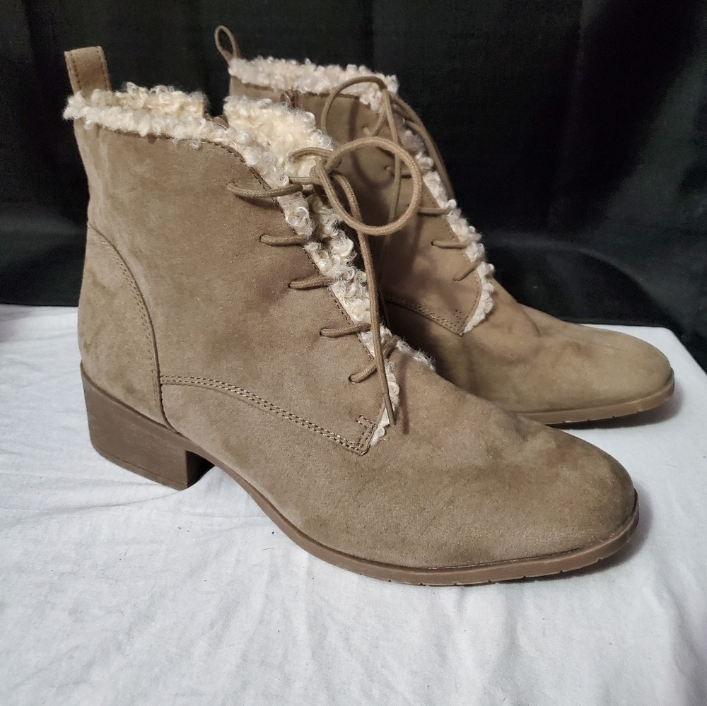 Reaction SZ 9.5 Kenneth SALAS Cole Lace Up with fur trim- Taupe Ankle Boots